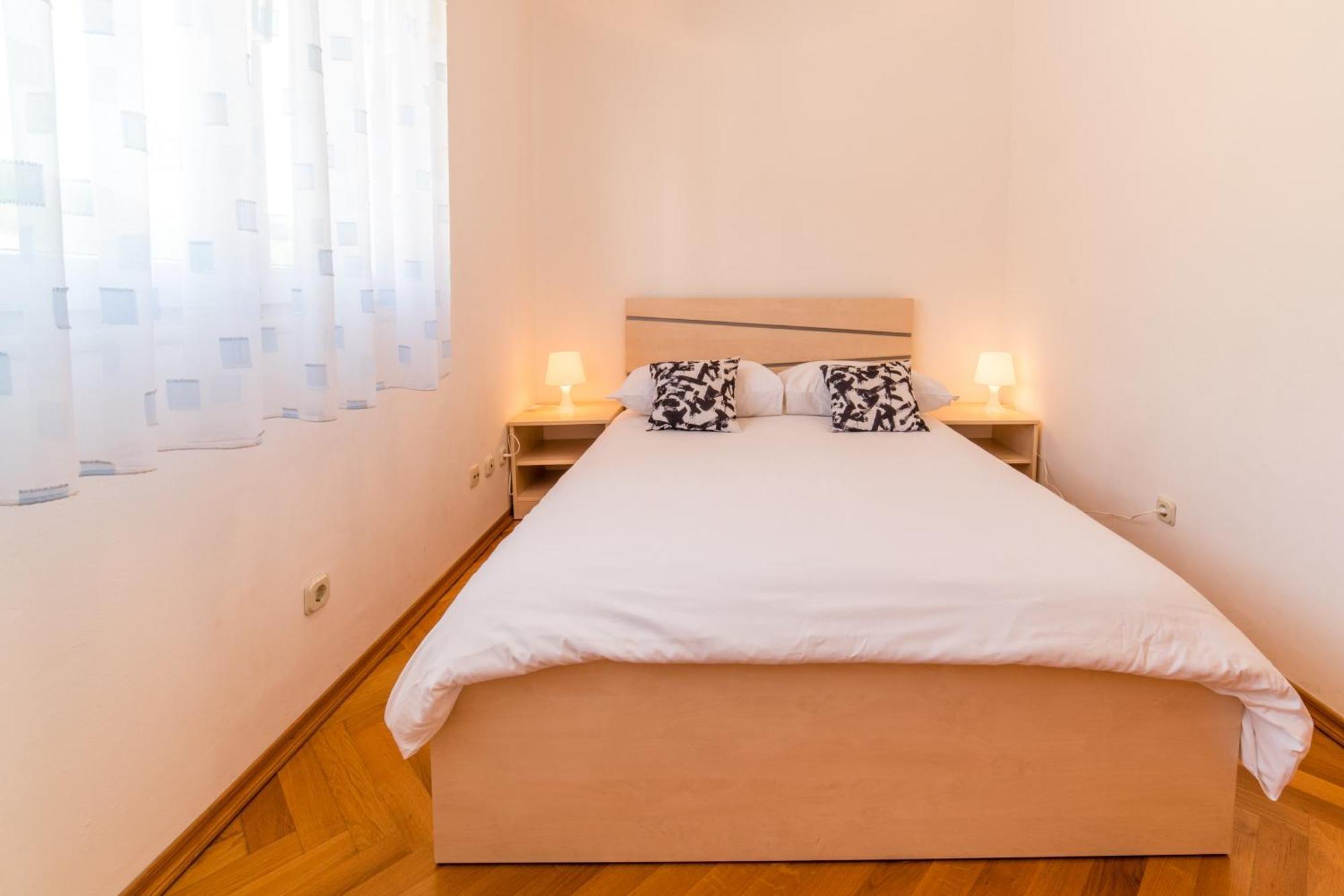 M Duplex Apartments สปลิท ภายนอก รูปภาพ