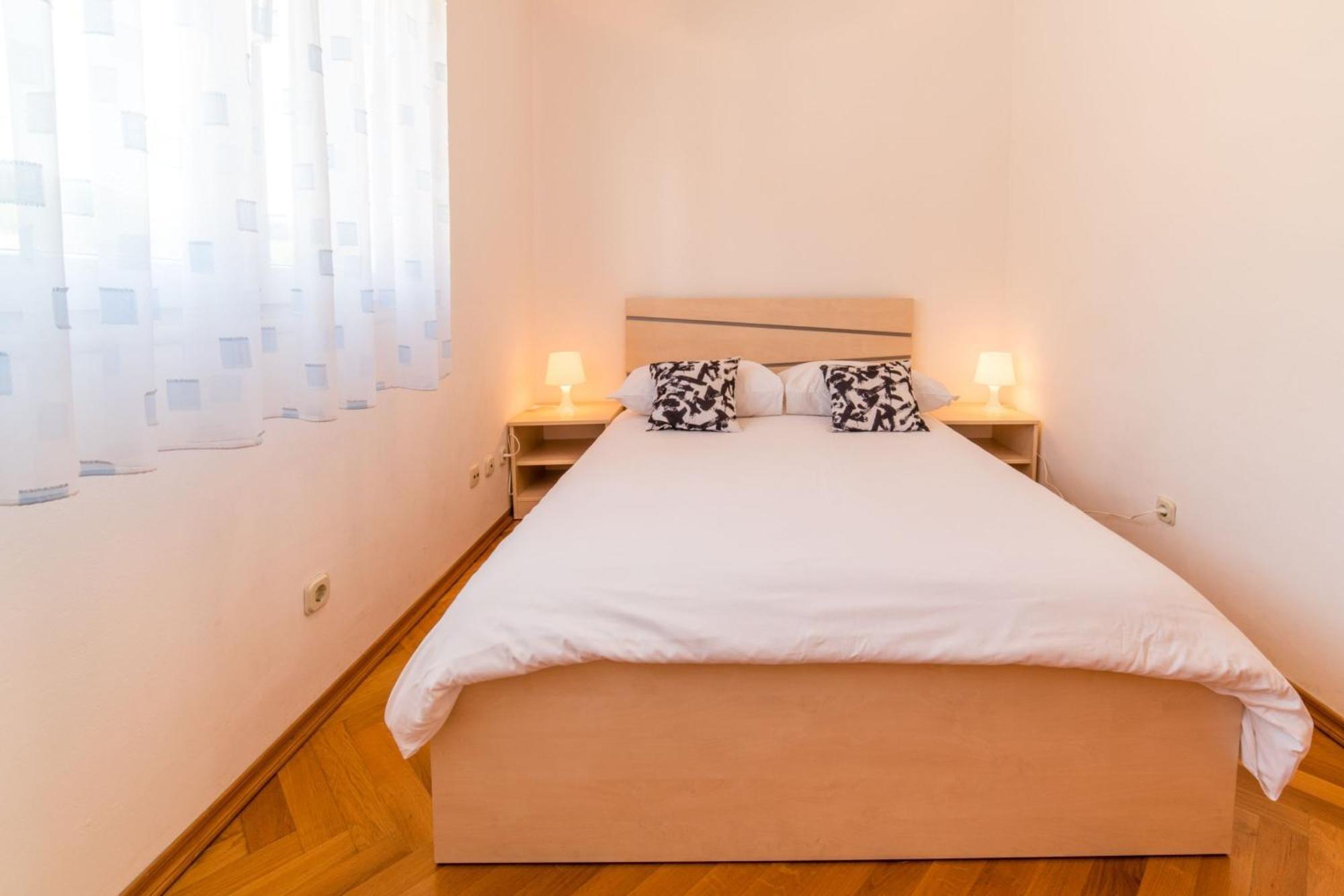 M Duplex Apartments สปลิท ภายนอก รูปภาพ