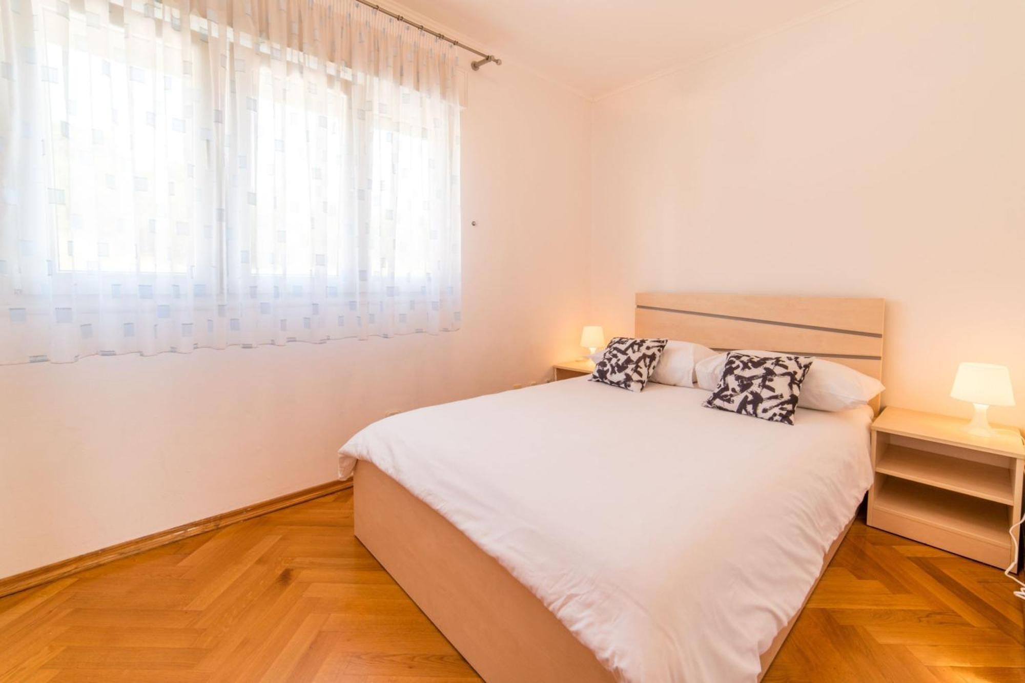 M Duplex Apartments สปลิท ภายนอก รูปภาพ